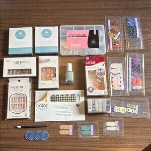 NEW Nail Bundle Polish and Faux Nails